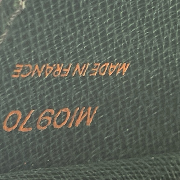 Louis Vuitton LV Logo Gm Clutch - Picture 4 of 5